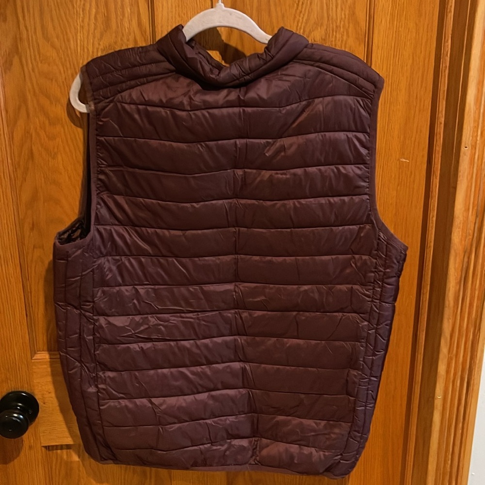 Vest - Picture 4 of 4